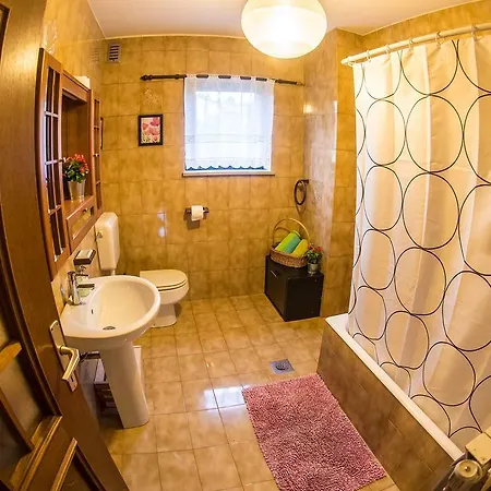 - Nocitve Falco Apartment